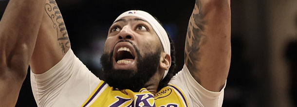 Los Angels Lakers basketball star Anthony Davis in action in an NBA game