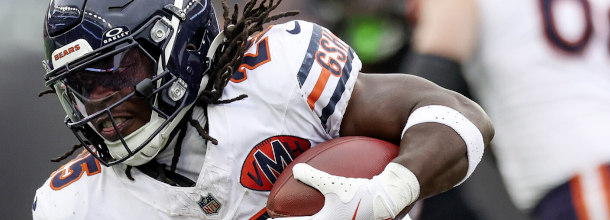 Chicago Bears RB Monangai in action in an NFL game