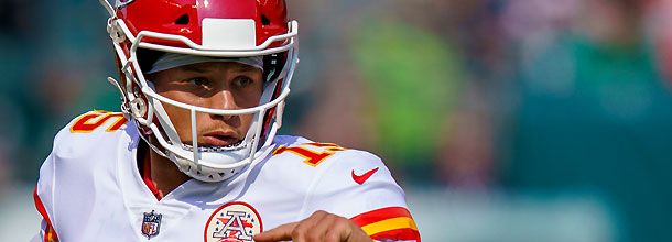 Kansas City Chiefs QB Patrick Mahomes looks downfield during a game in the NFL