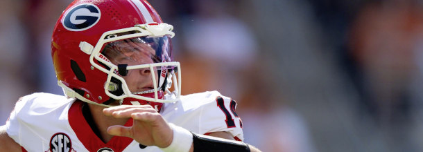 Georgia Bulldogs QB Gunner Stockton in action in an NCAAF game