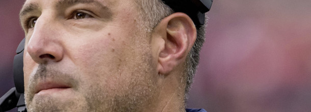 New England Patriots head coach Mike Vrabel on the sidelines during an NFL game